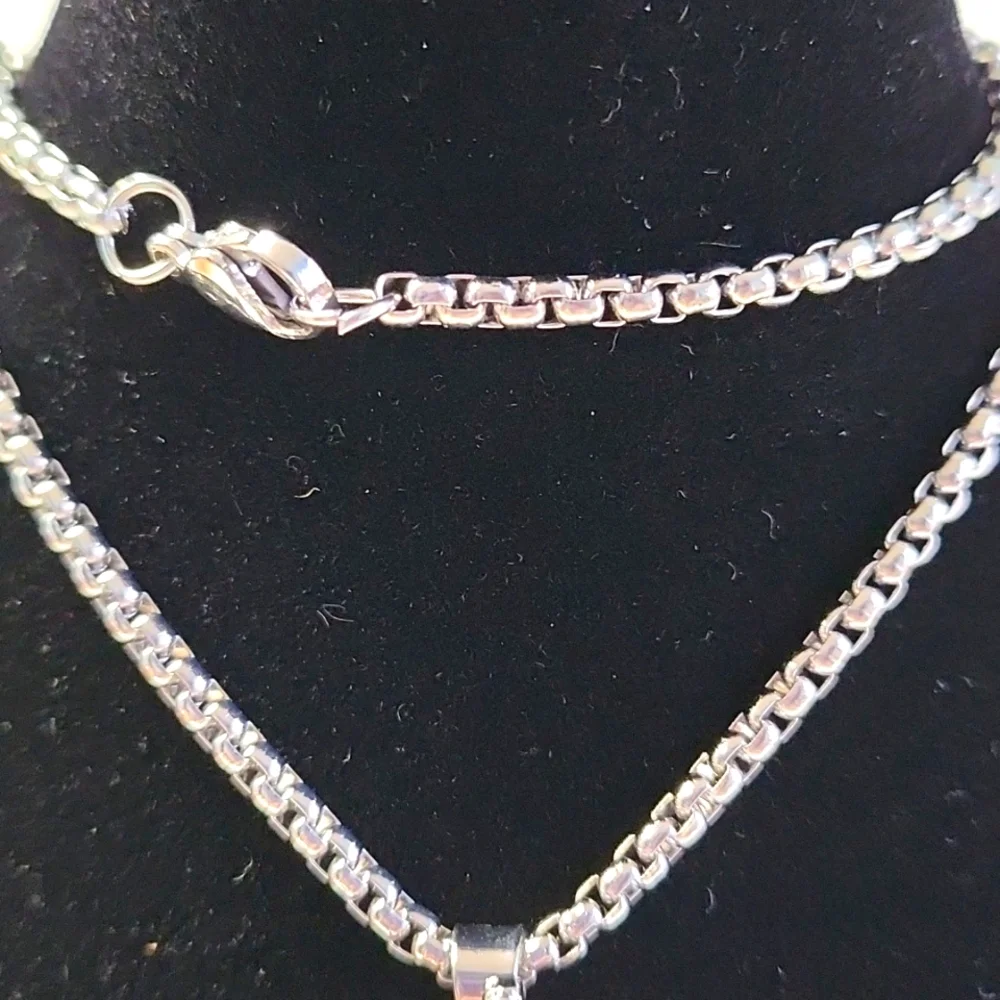 Angel Winged Crucifix Pendent!